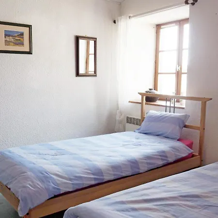Gencay, Le Maison Blanche بيت للعطل Gençay